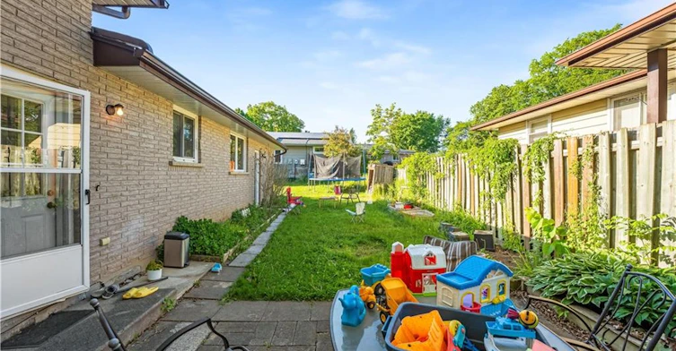 510 Edenbrook Place, Waterloo, ON, N2L 4N5 - 21