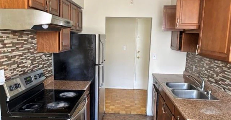 1-2205 King Street E, Hamilton, ON, L8K 1W9 - 2