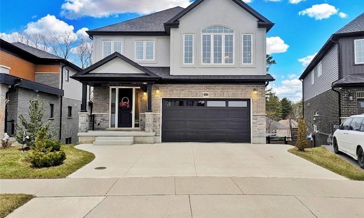 63 Ian Ormston Drive