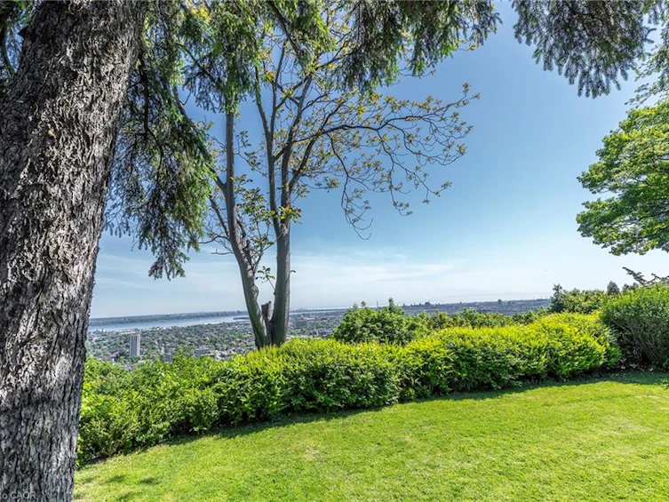 47 Mountain Park Avenue, Hamilton, ON, L9A 1A1 - 31