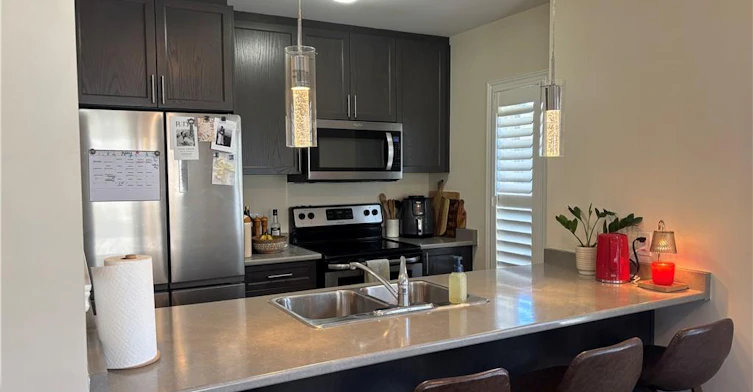 8 Lakefront Drive, Hamilton, ON, L8E 0J3 - 6
