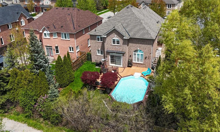 2461 Whistling Springs Crescent