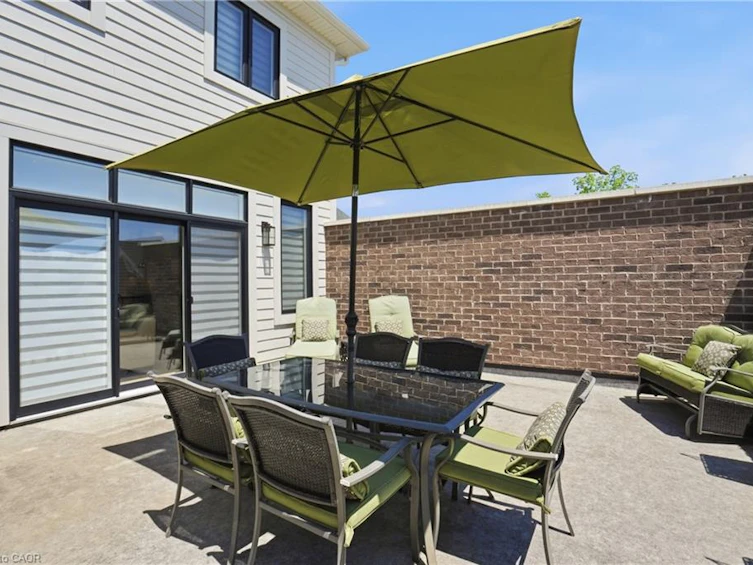 24 Willow Bank Common, St. Catharines, ON, L2S 4C8 - 23