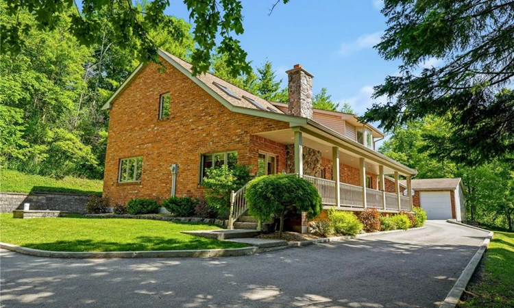 1811 Old Waterdown Road