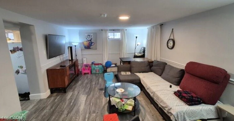 38 Huntington Avenue, Hamilton, ON, L8T 1X6 - 4