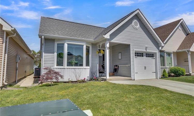 16 Hawkins Crescent