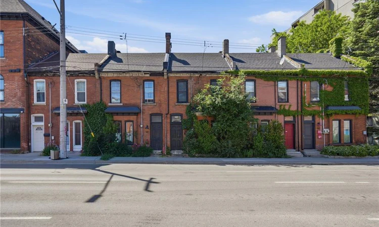 51 Wellington Street N