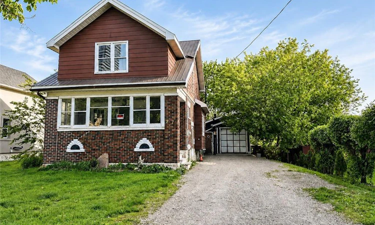 27 Oak Street