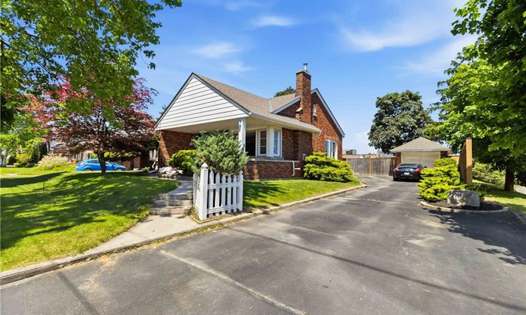 134 Queensway Drive