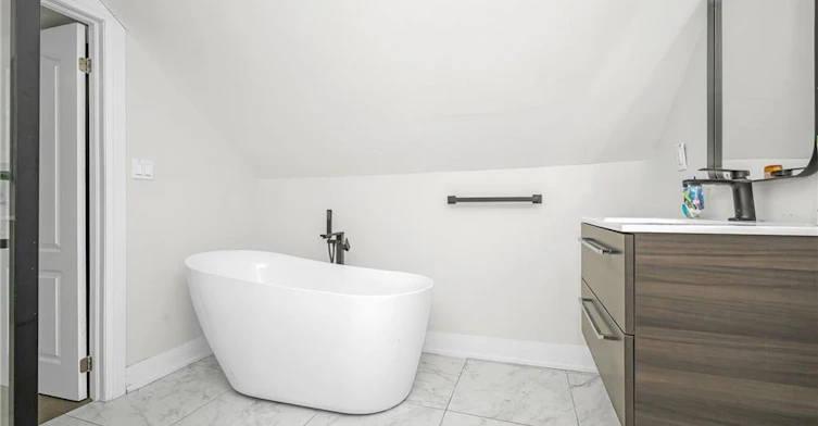 60 West 1st Street, Hamilton, ON, L9C 3C3 - 32