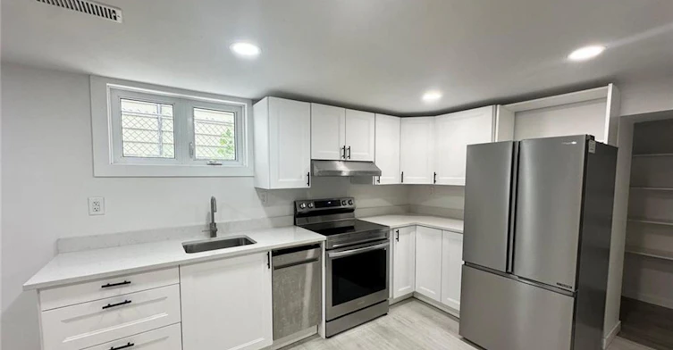 Lower-377 Jackson Street W, Hamilton, ON, L8P 1N2