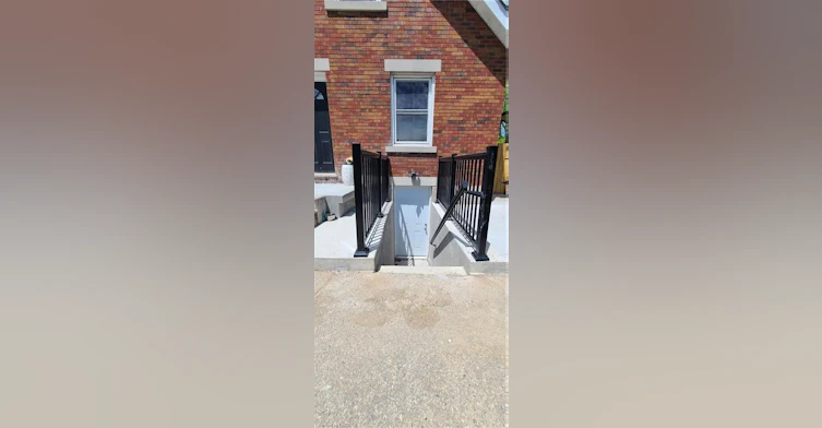 B-120 Elmwood Avenue, Cambridge, ON, N1R 4Y6 - 2