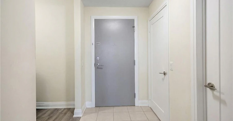 317-16 Concord Place, Grimsby, ON, L3M 4E8 - 5