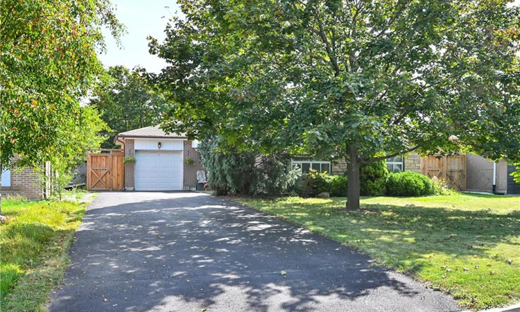 8 Beechwood Crescent