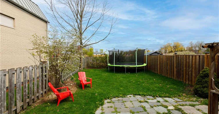 32 Frederick Street, Stratford, ON, N5A 3V4 - 32