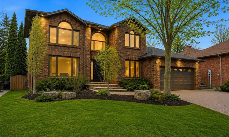 28 Deerview Avenue