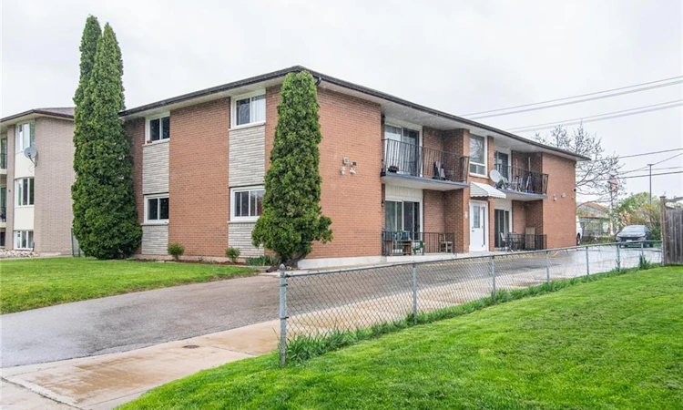 39 Secord Avenue