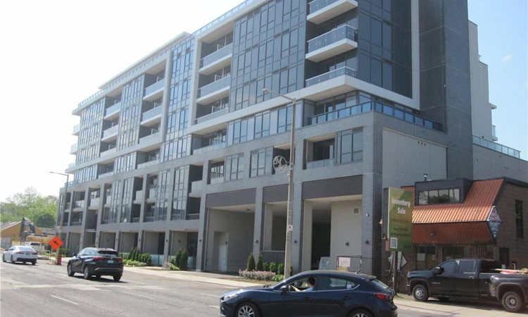 314-415 Main Street W