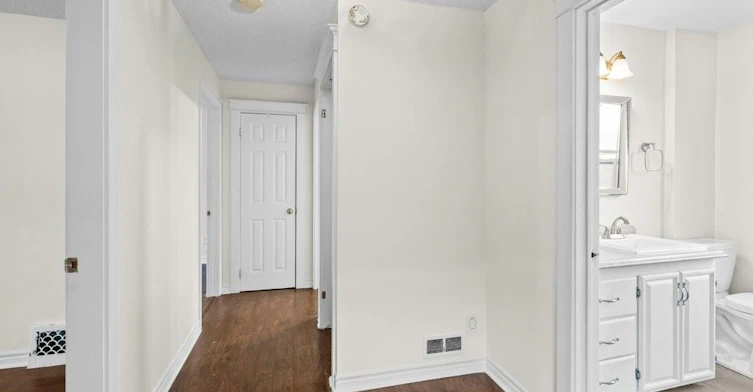 Upper-15 Melrose Avenue N, Hamilton, ON, L8L 6X3 - 5