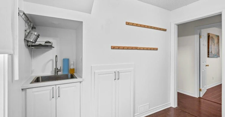 Upper-15 Melrose Avenue N, Hamilton, ON, L8L 6X3 - 3