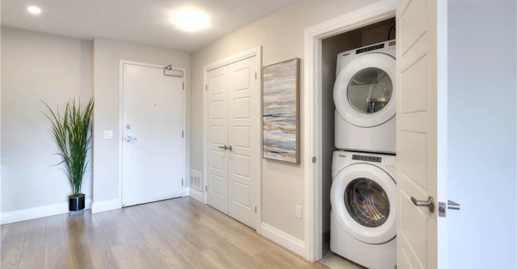 211-5 Wake Robin Drive, Kitchener, ON, N2E 3L2 - 3