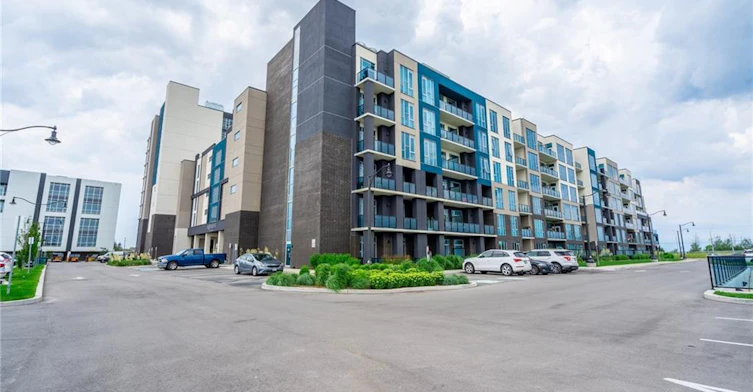 205-16 Concord Place, Grimsby, ON, L3M 0J1 - 2
