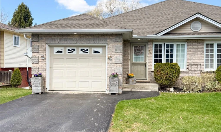 33A Lingwood Drive