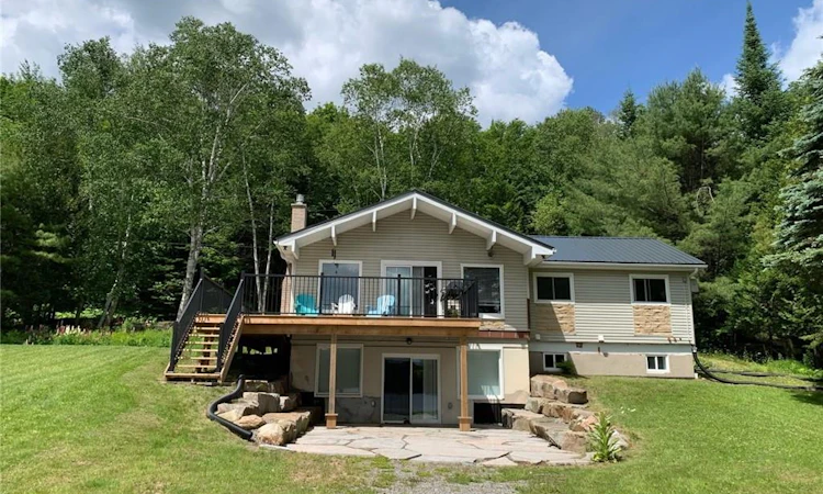 1056 Inawendawin Road