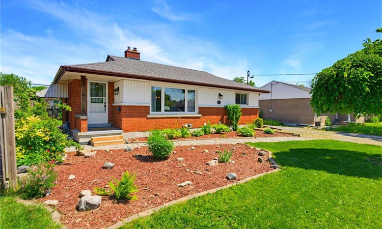 17 Broadmore Avenue