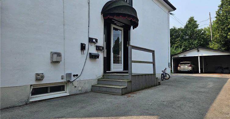 Upper-9 Don Street, Hamilton, ON, L9H 4N8 - 2