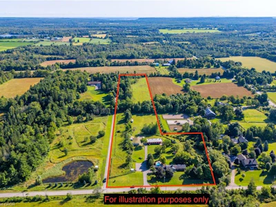 2172 Centre Road - 2