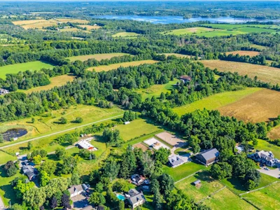 2172 Centre Road - 5