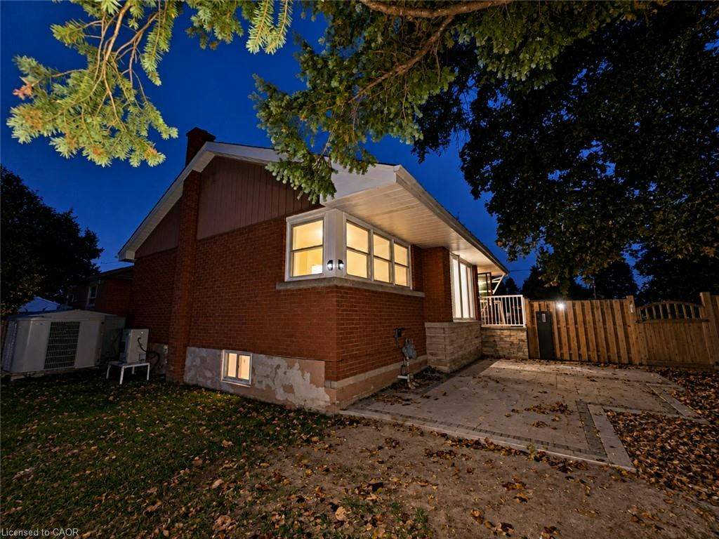 9 Grenadier Drive, Hamilton, ON, L8T 4C7 - 3