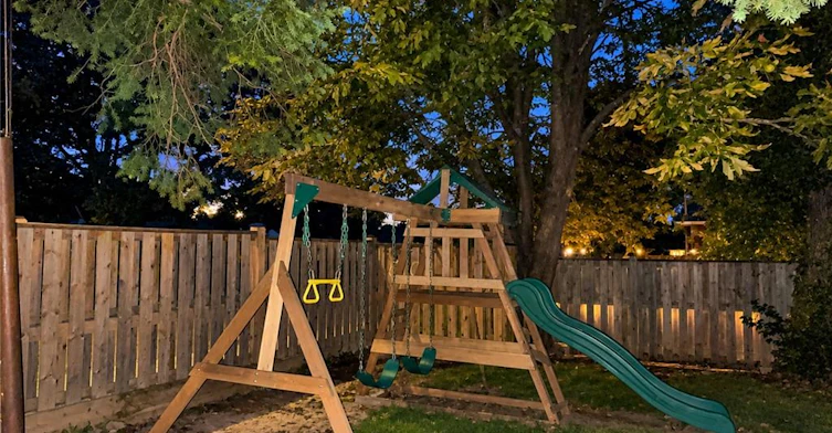 9 Grenadier Drive, Hamilton, ON, L8T 4C7 - 2