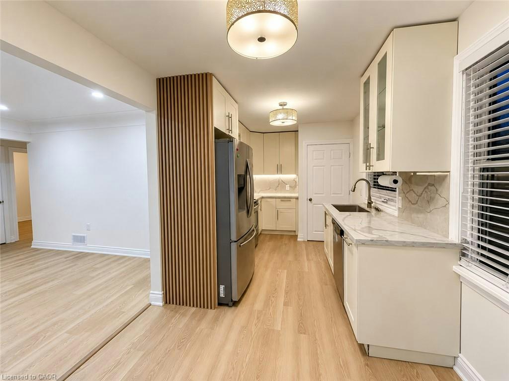 9 Grenadier Drive, Hamilton, ON, L8T 4C7 - 7