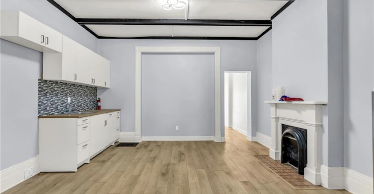 MAIN-42 Vansittart Avenue, Woodstock, ON, N4S 6E2 - 2