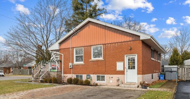 LOWER-9 Grenadier Drive, Hamilton, ON, L8T 4C7