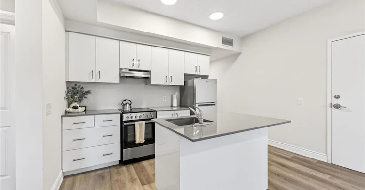302-261 King Street E, Hamilton, ON, L8G 1L9 - 8