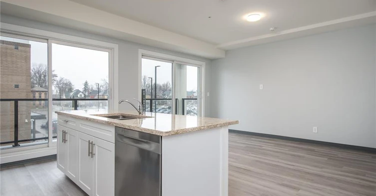 202-10 Queen Street, St. Thomas, ON, N5R 3H8 - 5