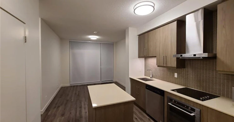 901-2087 Fairview Street, Burlington, ON, L7R 0E5 - 2