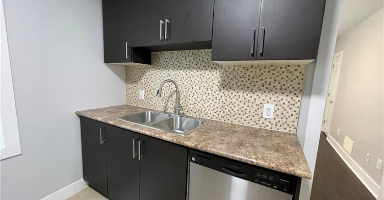202-1544 King Street E, Hamilton, ON, L8K 1S9 - 3