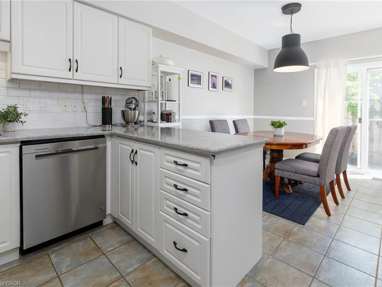 41 Valridge Drive, Hamilton, ON, L9G 4Y7 - 8