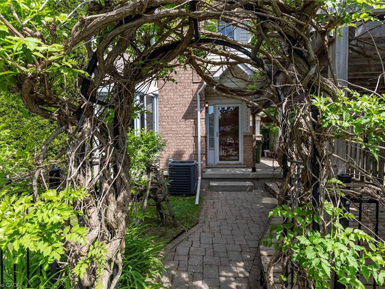 41 Valridge Drive, Hamilton, ON, L9G 4Y7 - 3