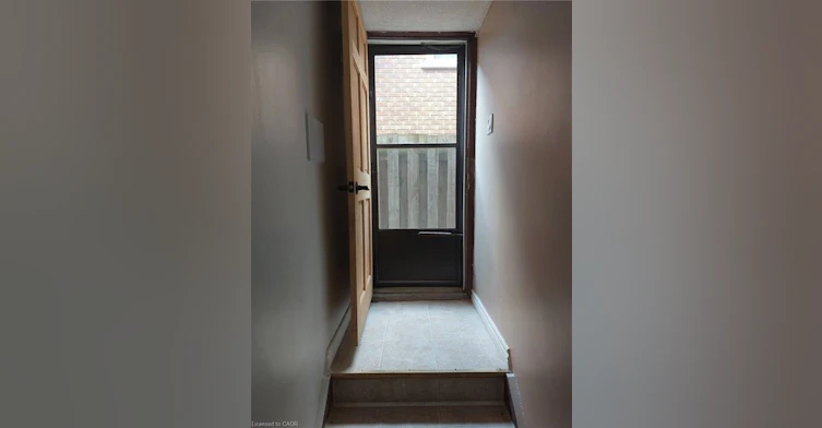 BSMT-610 Stone Church Road W, Hamilton, ON, L9B 1A7 - 2