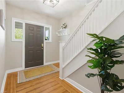 170 Kensington Avenue S - 5