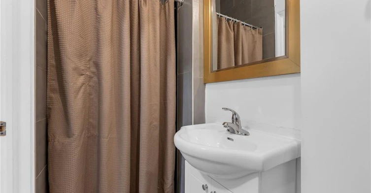 1371 Main Street E, Hamilton, ON, L8K 1B8 - 11