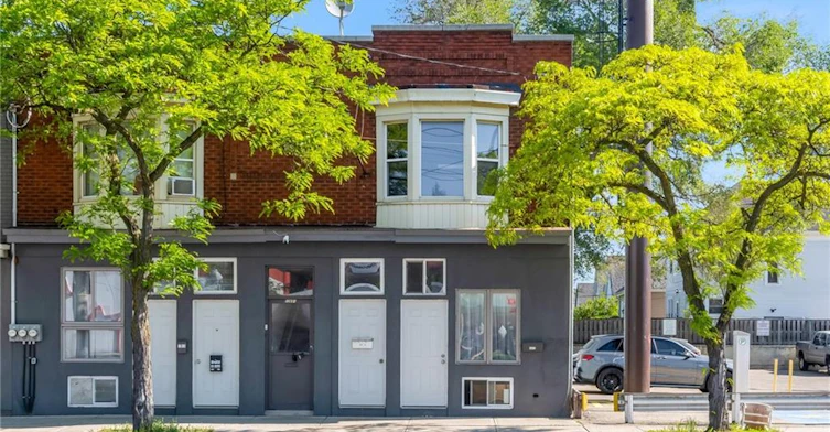 1371 Main Street E, Hamilton, ON, L8K 1B8