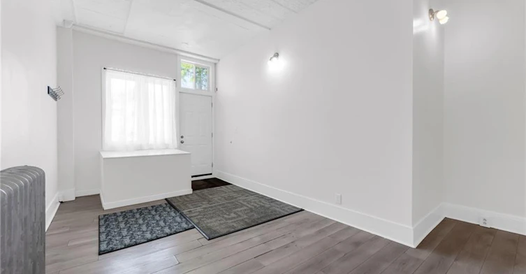 1371 Main Street E, Hamilton, ON, L8K 1B8 - 4