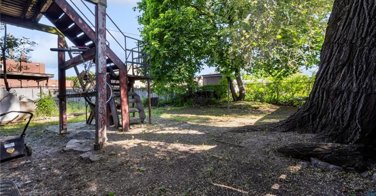1371 Main Street E, Hamilton, ON, L8K 1B8 - 12