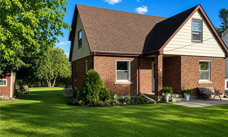 15 Barrett Avenue